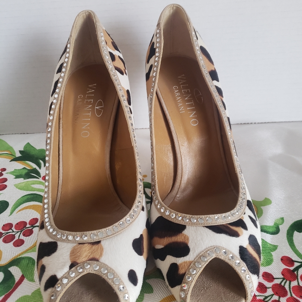 Size 42 Valentino Garavani Leopard print pumps
